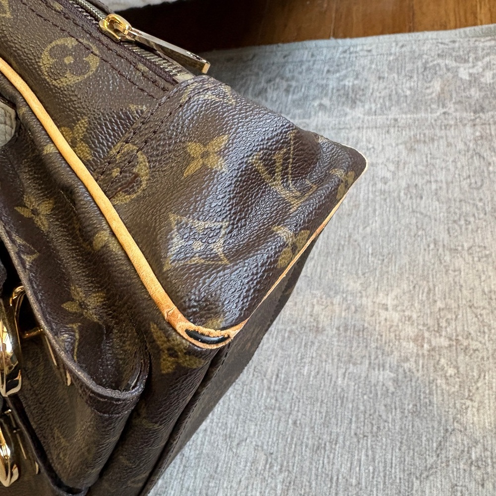 Louis Vuitton Manhattan PM - Picture 14 of 16